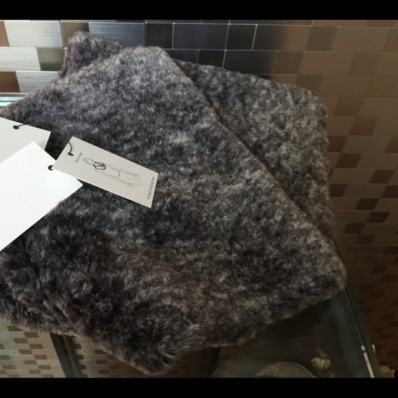 Calvin Klein Infinity Scarf - Picture 2 of 4